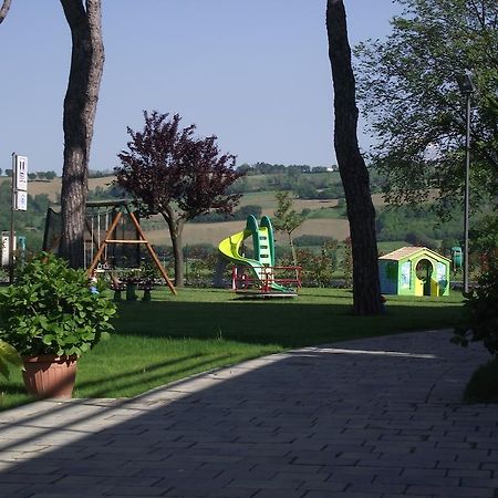 Hotel Ausonia Monte Porzio Экстерьер фото