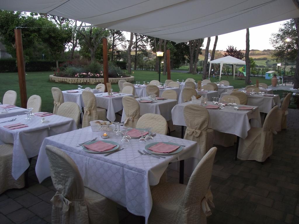 Hotel Ausonia Monte Porzio Экстерьер фото