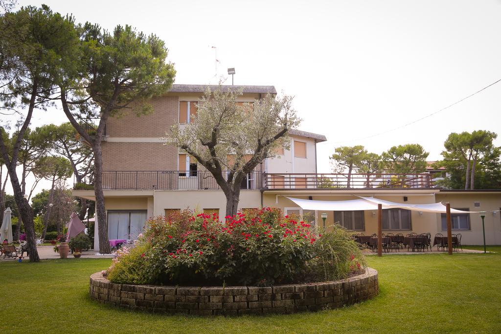 Hotel Ausonia Monte Porzio Экстерьер фото
