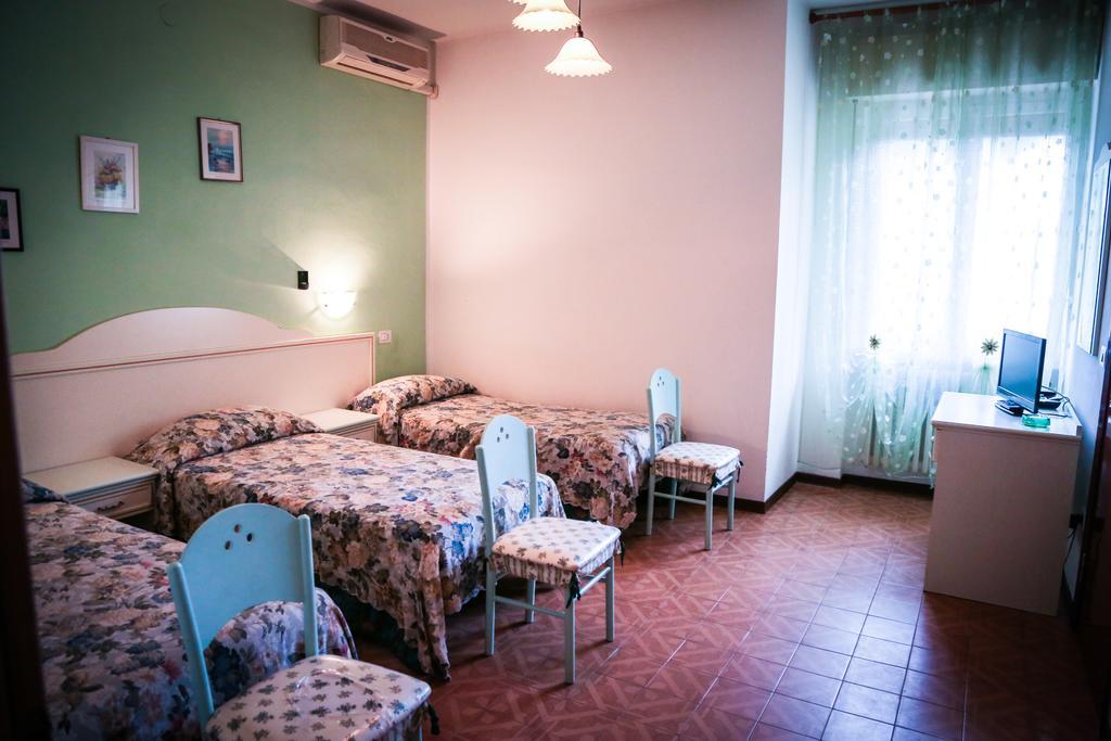 Hotel Ausonia Monte Porzio Экстерьер фото