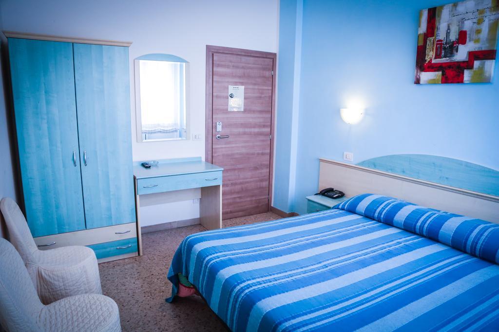 Hotel Ausonia Monte Porzio Экстерьер фото