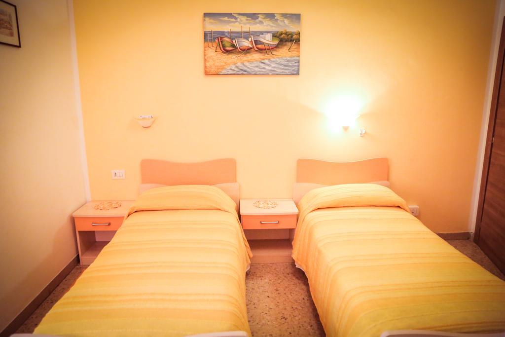 Hotel Ausonia Monte Porzio Экстерьер фото