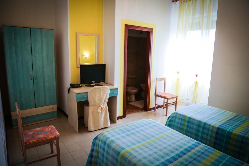 Hotel Ausonia Monte Porzio Экстерьер фото