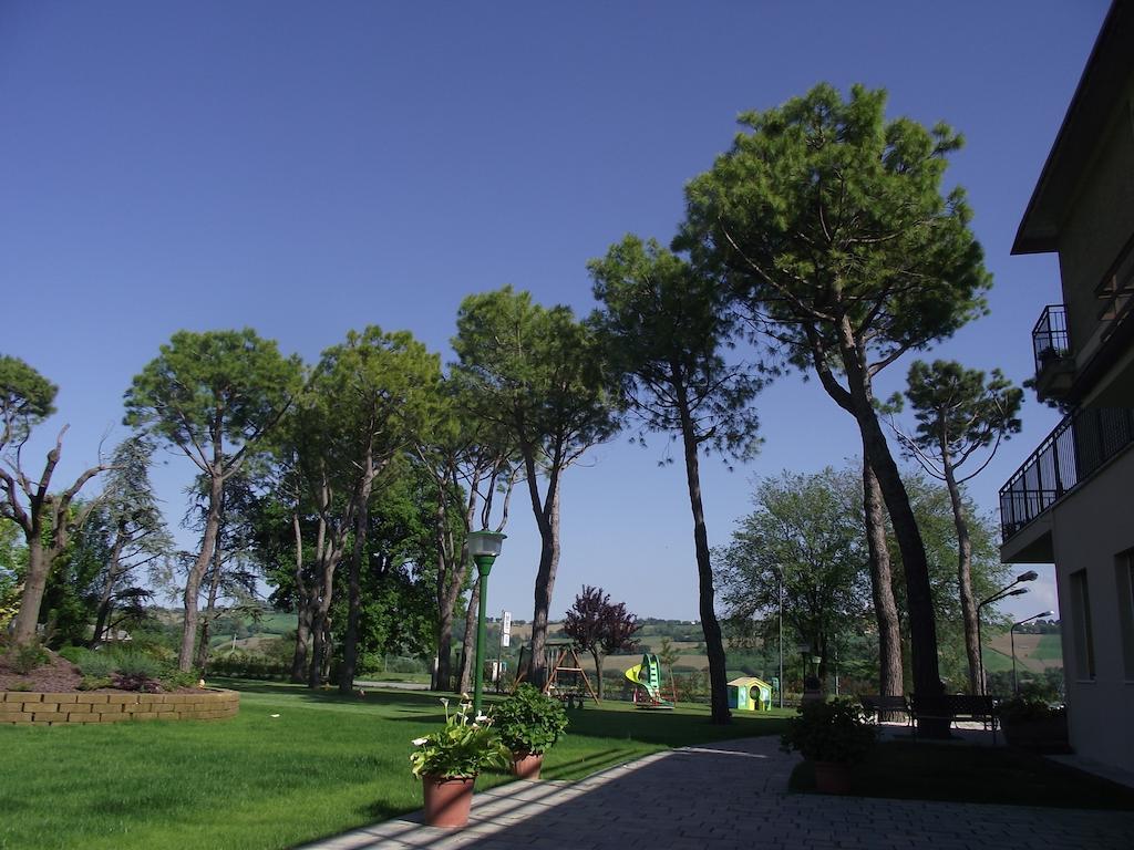 Hotel Ausonia Monte Porzio Экстерьер фото