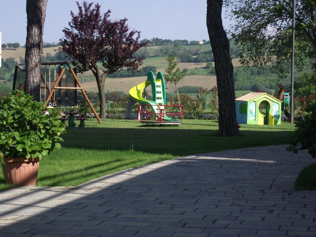 Hotel Ausonia Monte Porzio Экстерьер фото