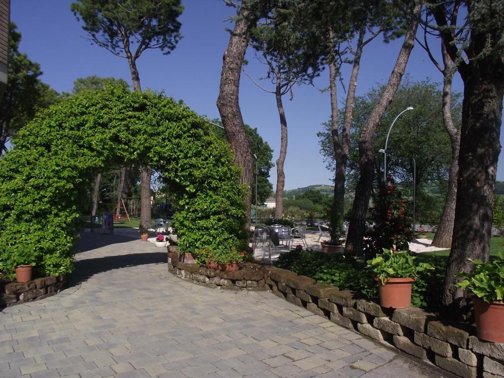 Hotel Ausonia Monte Porzio Экстерьер фото
