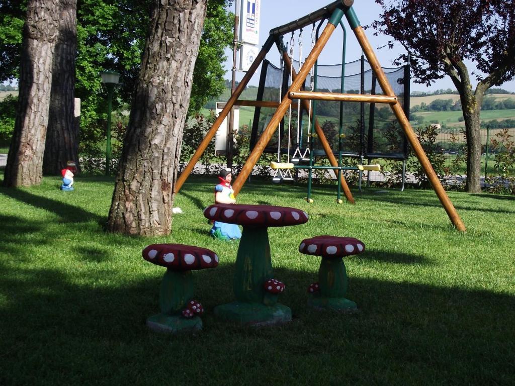 Hotel Ausonia Monte Porzio Экстерьер фото