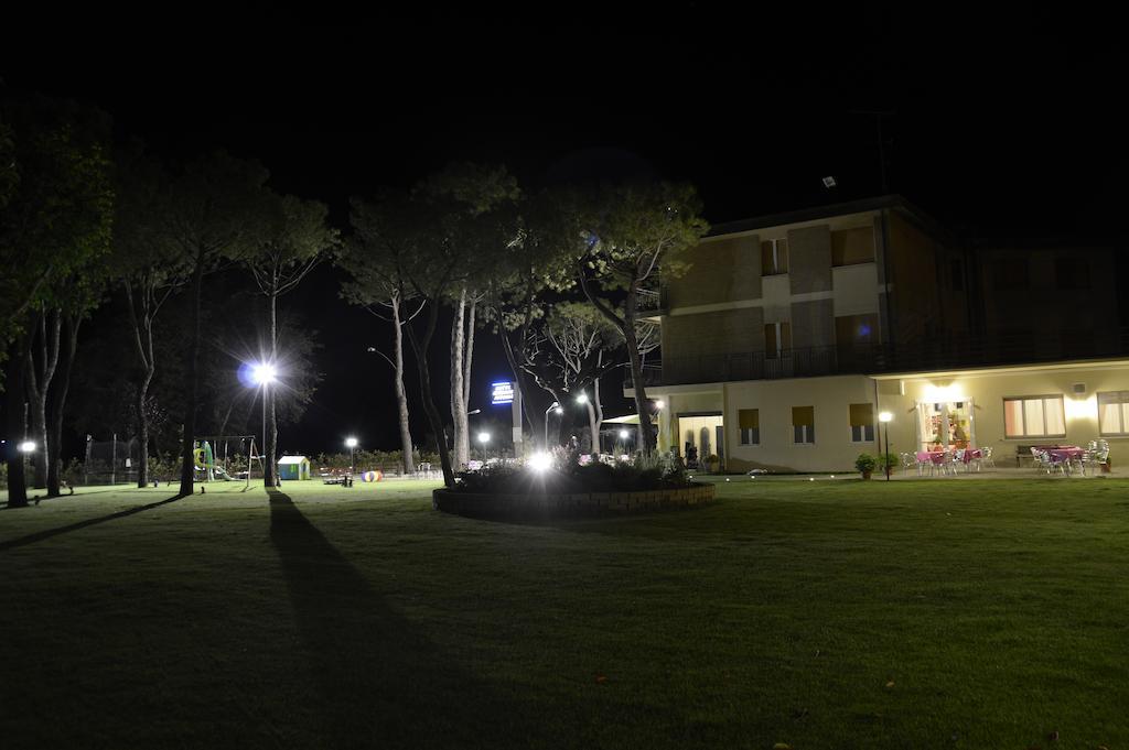 Hotel Ausonia Monte Porzio Экстерьер фото