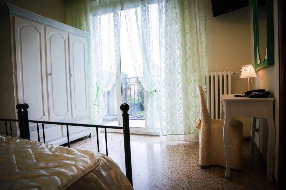 Hotel Ausonia Monte Porzio Экстерьер фото