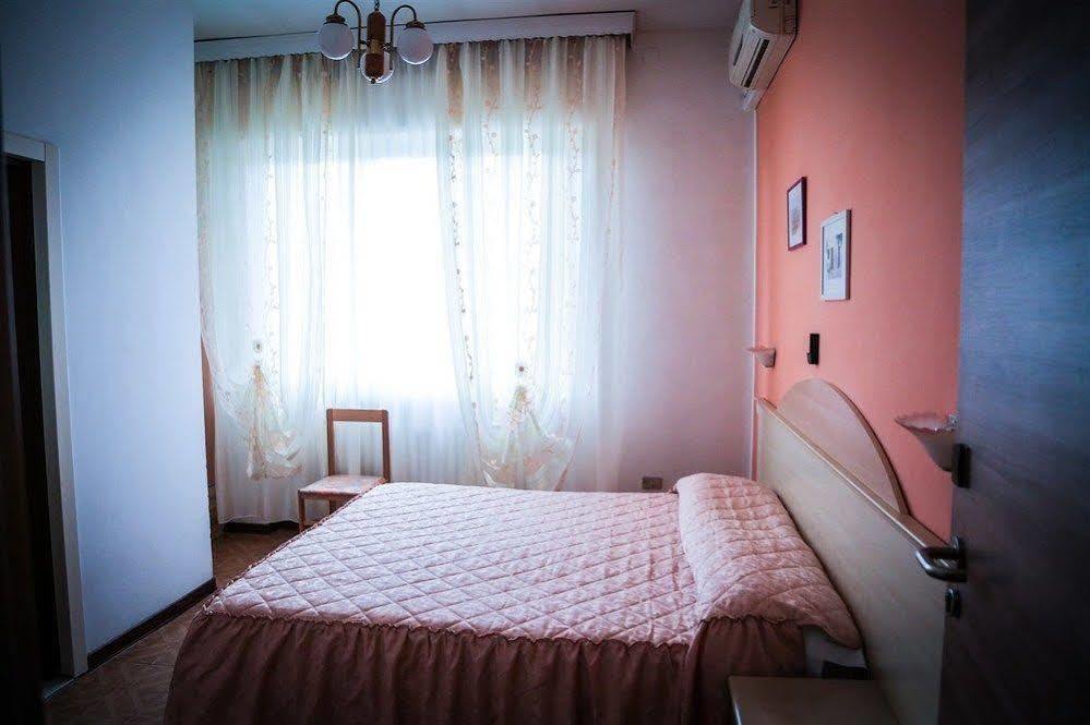 Hotel Ausonia Monte Porzio Экстерьер фото