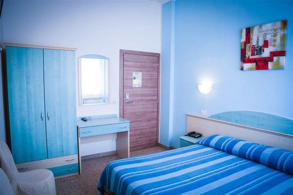 Hotel Ausonia Monte Porzio Экстерьер фото