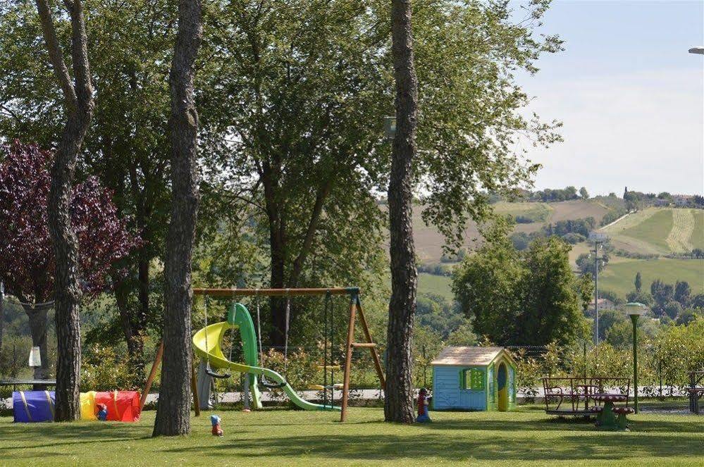 Hotel Ausonia Monte Porzio Экстерьер фото